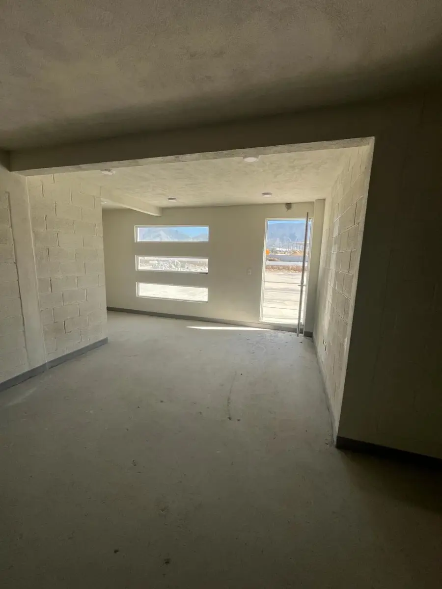 Oficinas integradas dentro de la bodega en Arteaga